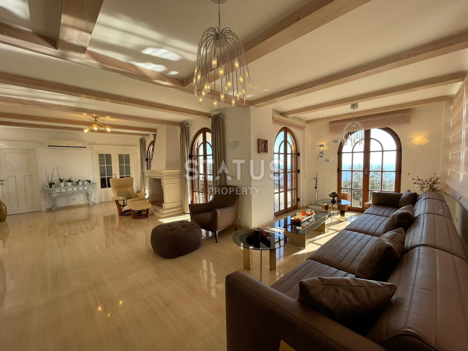 Шикарная вилла с садом 6+2 в районе Бэкташ. 390м2 +590м2 фото 16