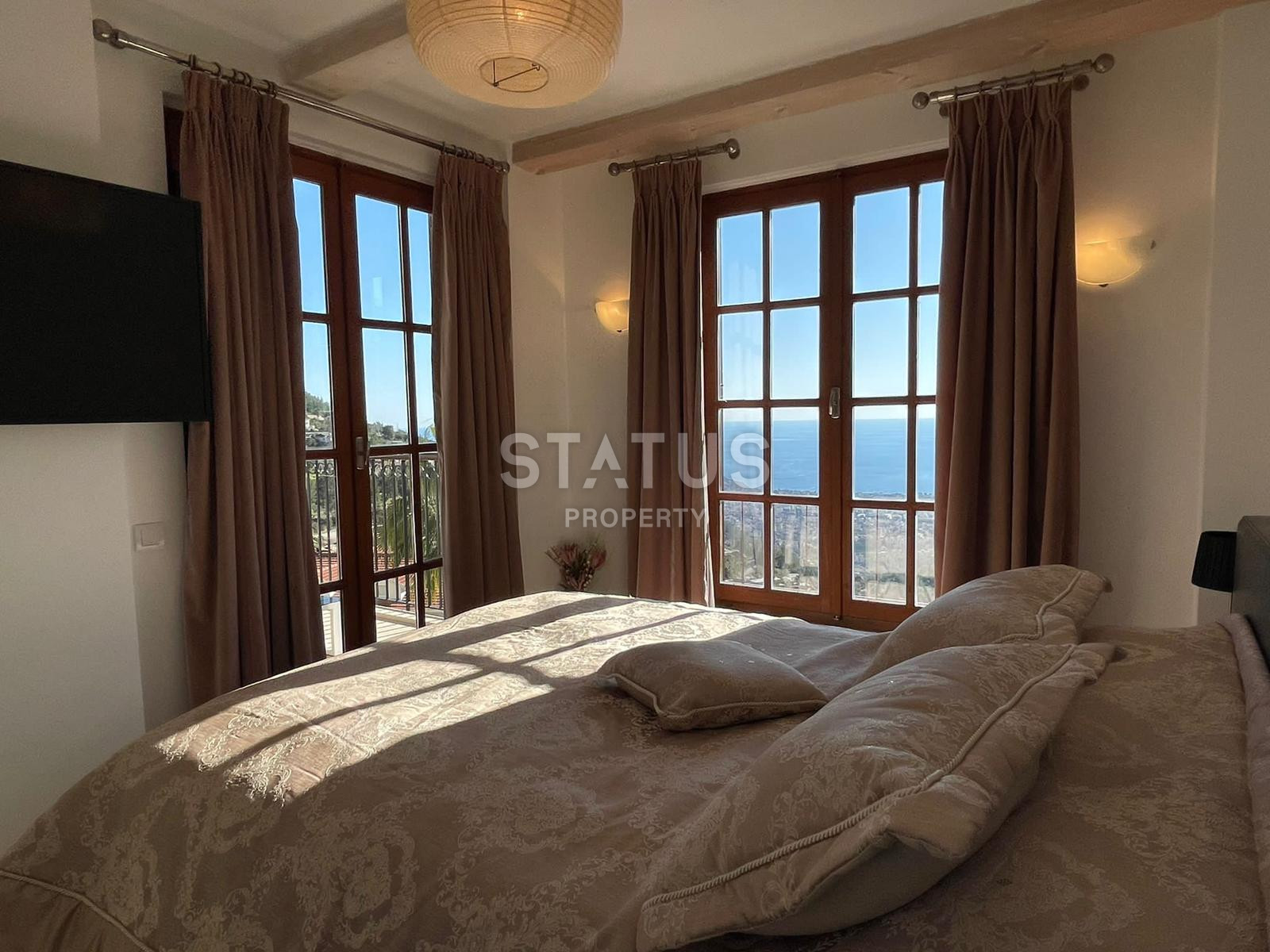 Шикарная вилла с садом 6+2 в районе Бэкташ. 390м2 +590м2 фото 25