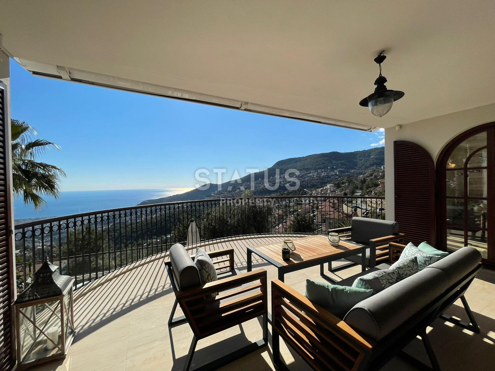 Шикарная вилла с садом 6+2 в районе Бэкташ. 390м2 +590м2 фото 44