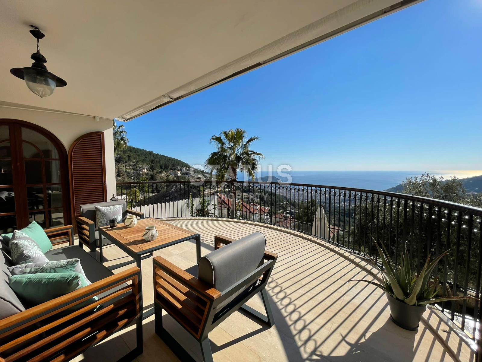 Шикарная вилла с садом 6+2 в районе Бэкташ. 390м2 +590м2 фото 45