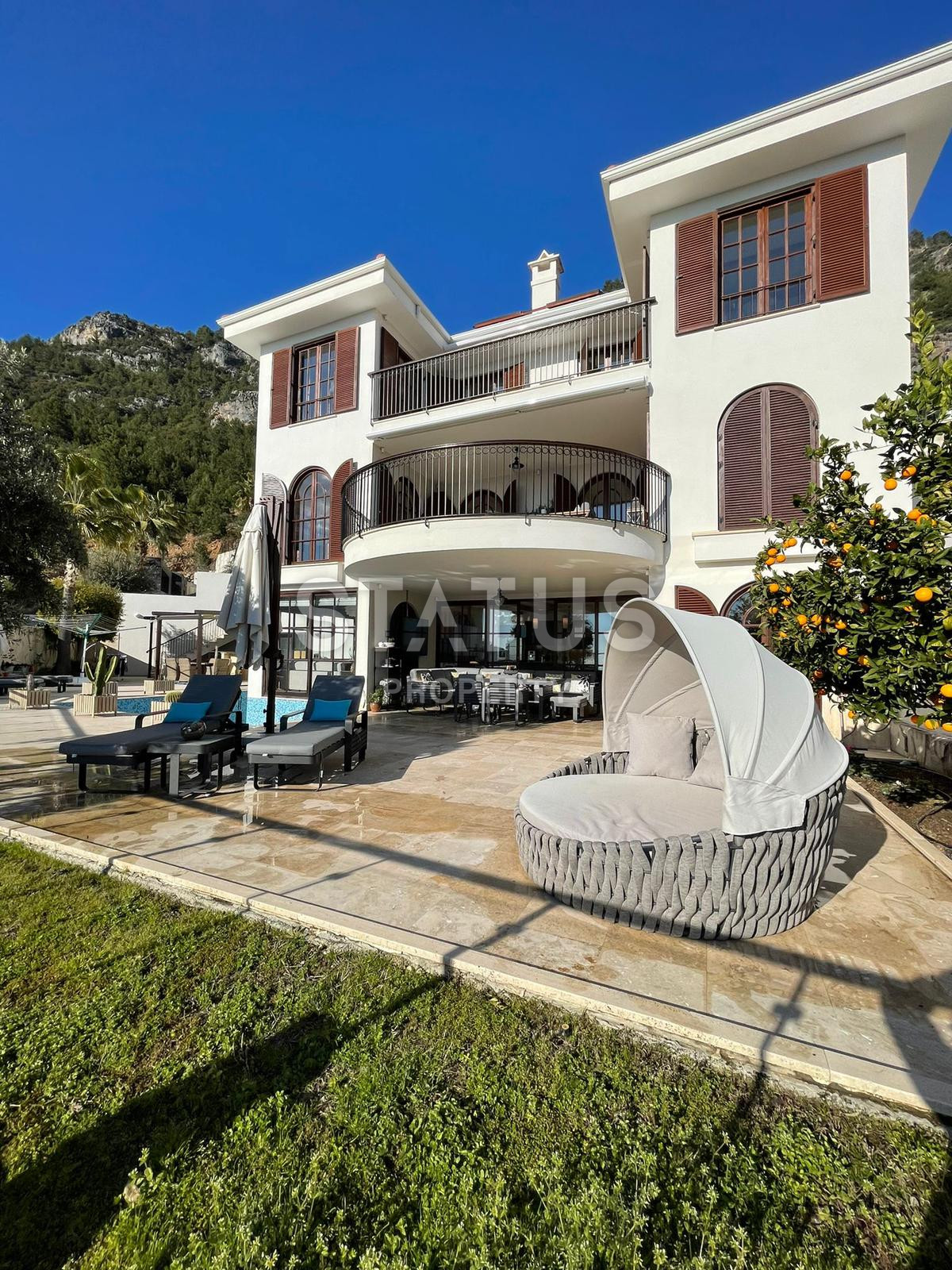 Шикарная вилла с садом 6+2 в районе Бэкташ. 390м2 +590м2 фото 47