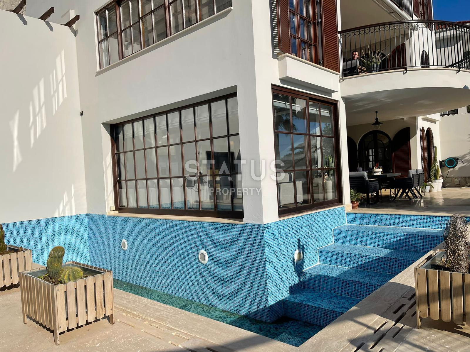 Шикарная вилла с садом 6+2 в районе Бэкташ. 390м2 +590м2 фото 48