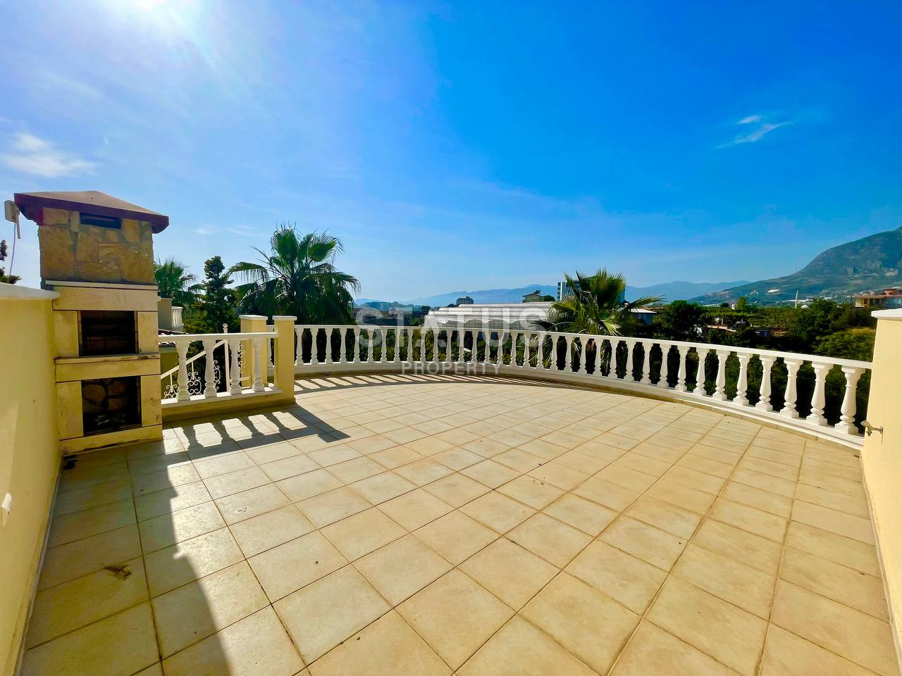 Two-storey villa 2+1 with its own territory in Mahmutlar. 225m2 +500m2 фото 13