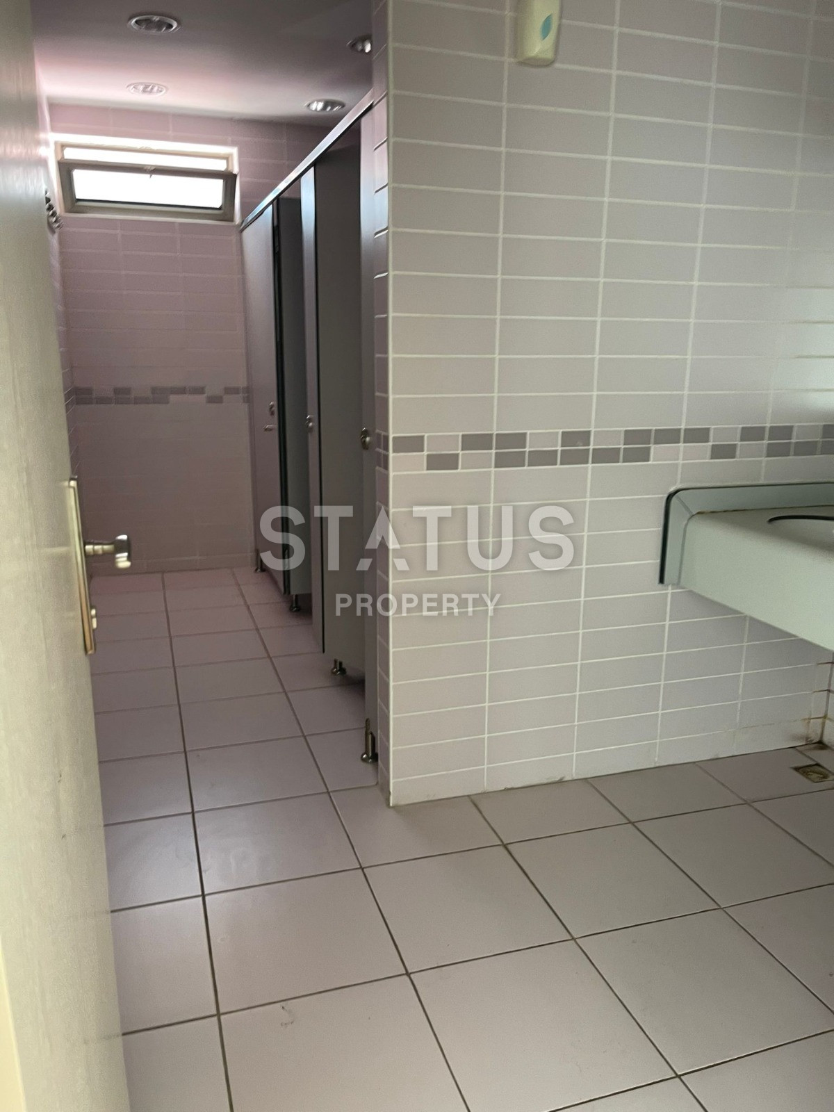 Three-room apartment with a separate kitchen in Mahmutlar. 135m2 фото 20