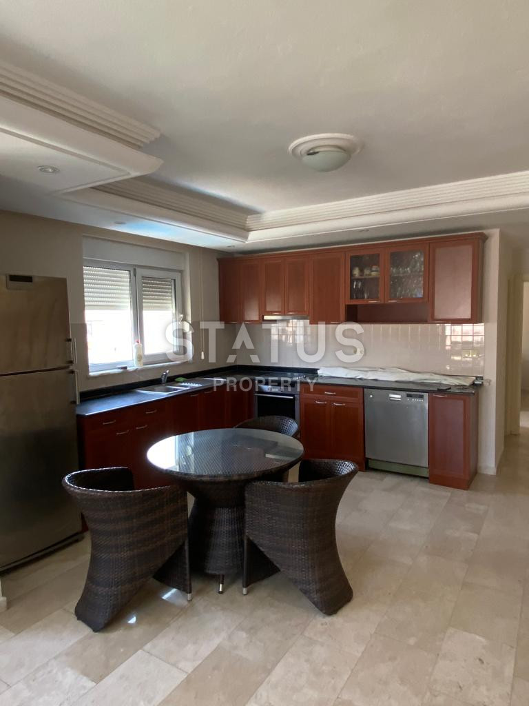 Duplex 3+1 overlooking the sea, mountains and Calais. 177m2 фото 4