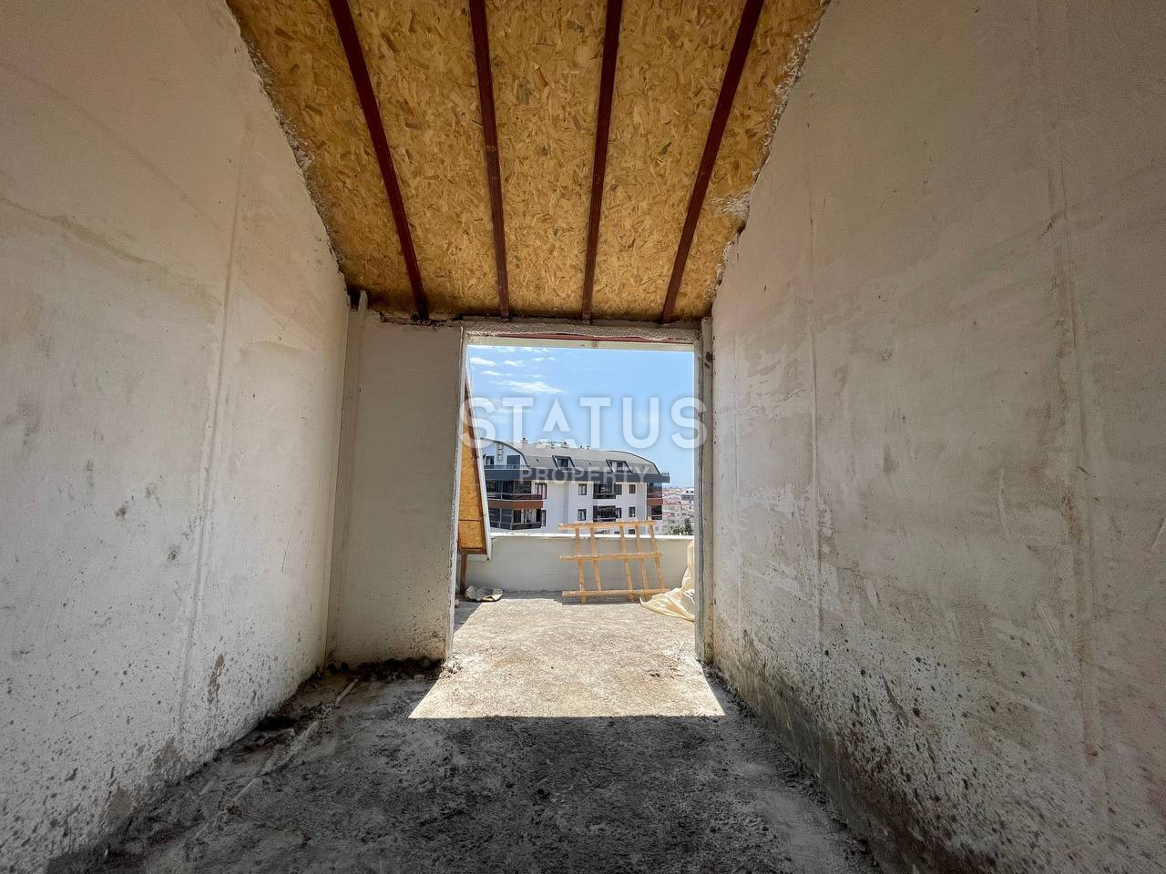 Duplex 3+1 overlooking the sea and Calais in a residential complex under construction in OBA. 165m2 фото 22