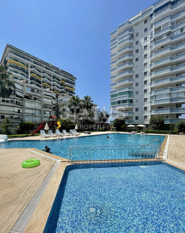 Просторная трёхкомнатная квартира в 50м от моря. 135м2 фото 3