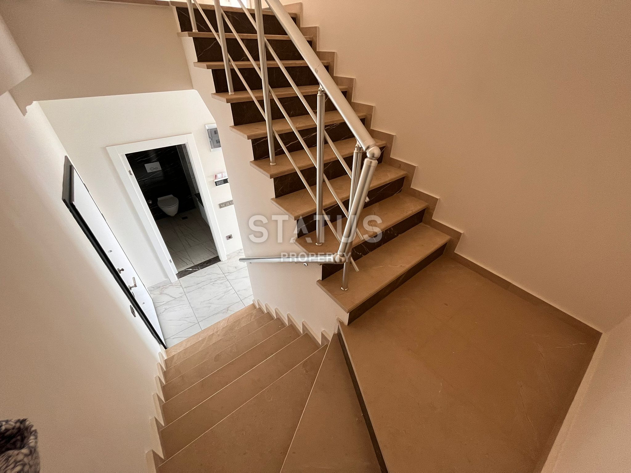 Spacious four-room apartment with panoramic views in Mahmutlar. 180m2 фото 8