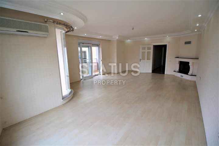 Двухуровневые апартаменты с собственной сауной в центре Алании, 250 м2 фото 3