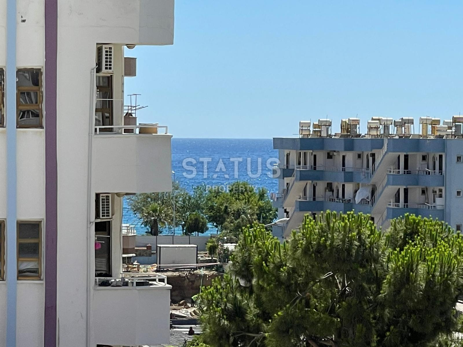 One bedroom apartment with partial sea view in Mahmutlar. 65m2 фото 14