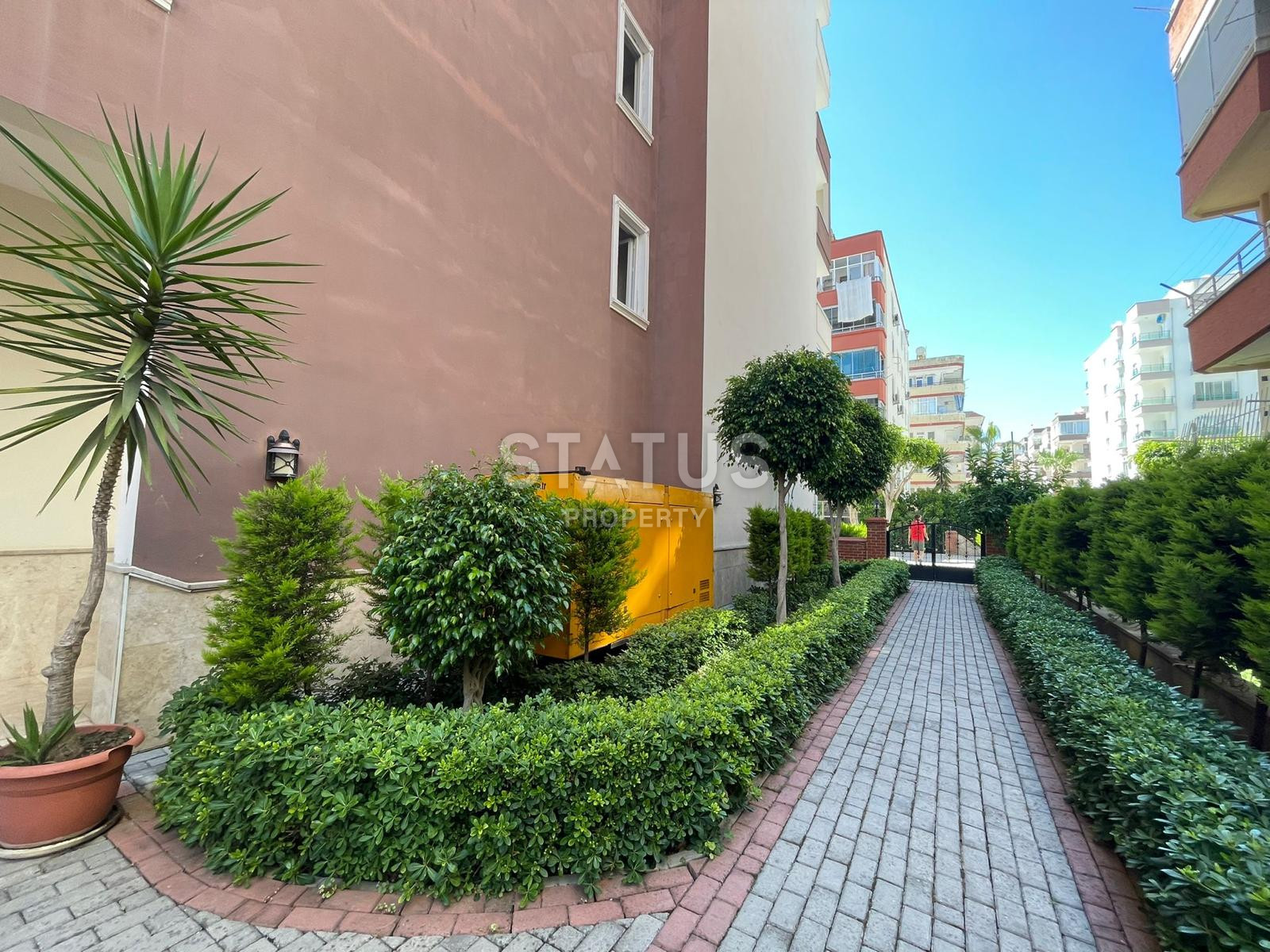 One bedroom apartment with partial sea view in Mahmutlar. 65m2 фото 16