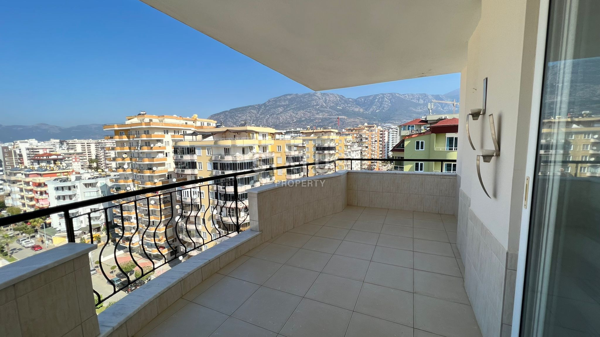 Duplex 4+1 with stunning sea views in Mahmutlar, 200m2 фото 28