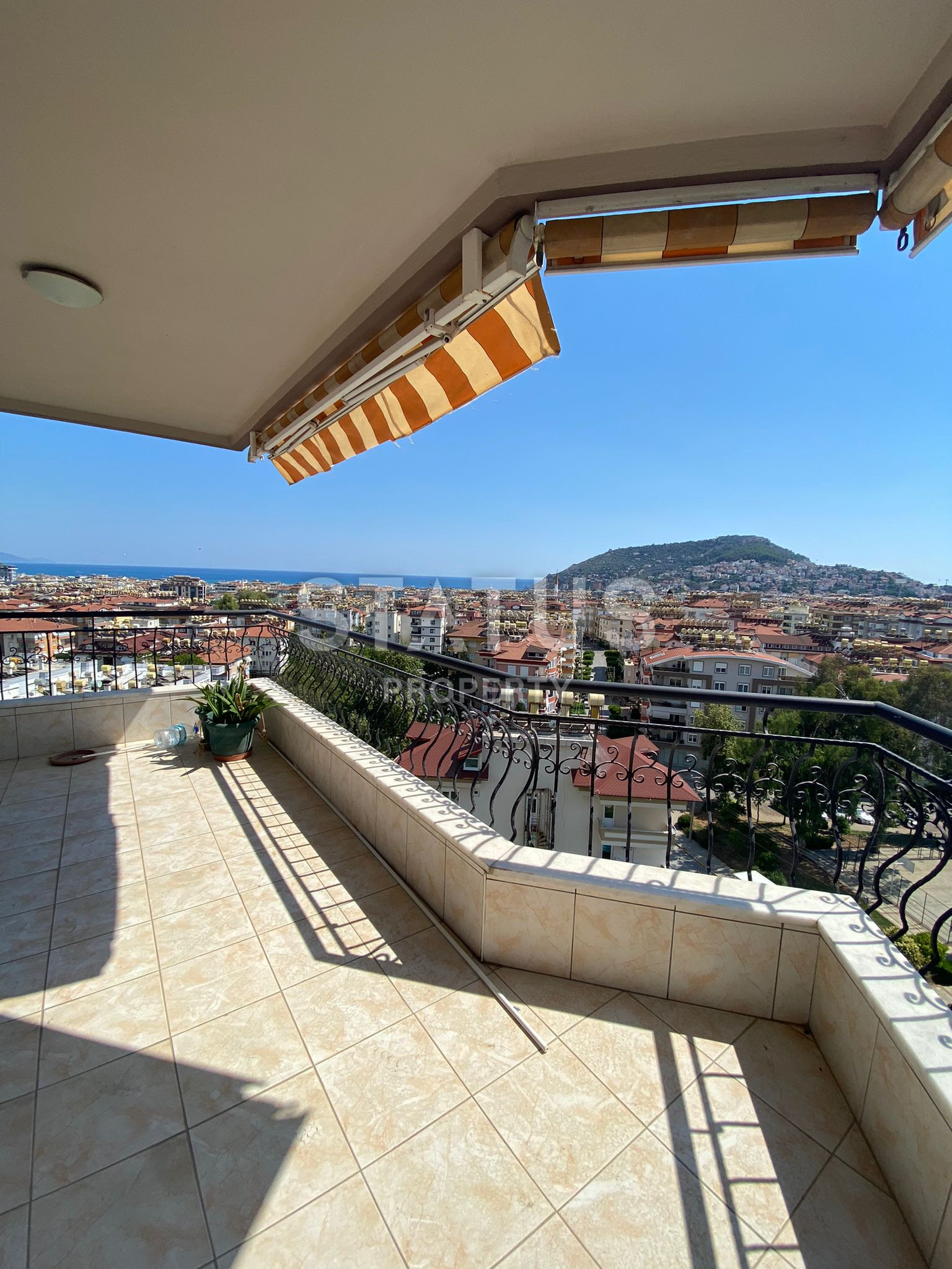 Spacious panoramic duplex in the center of Alanya overlooking the sea. 270m2 фото 9
