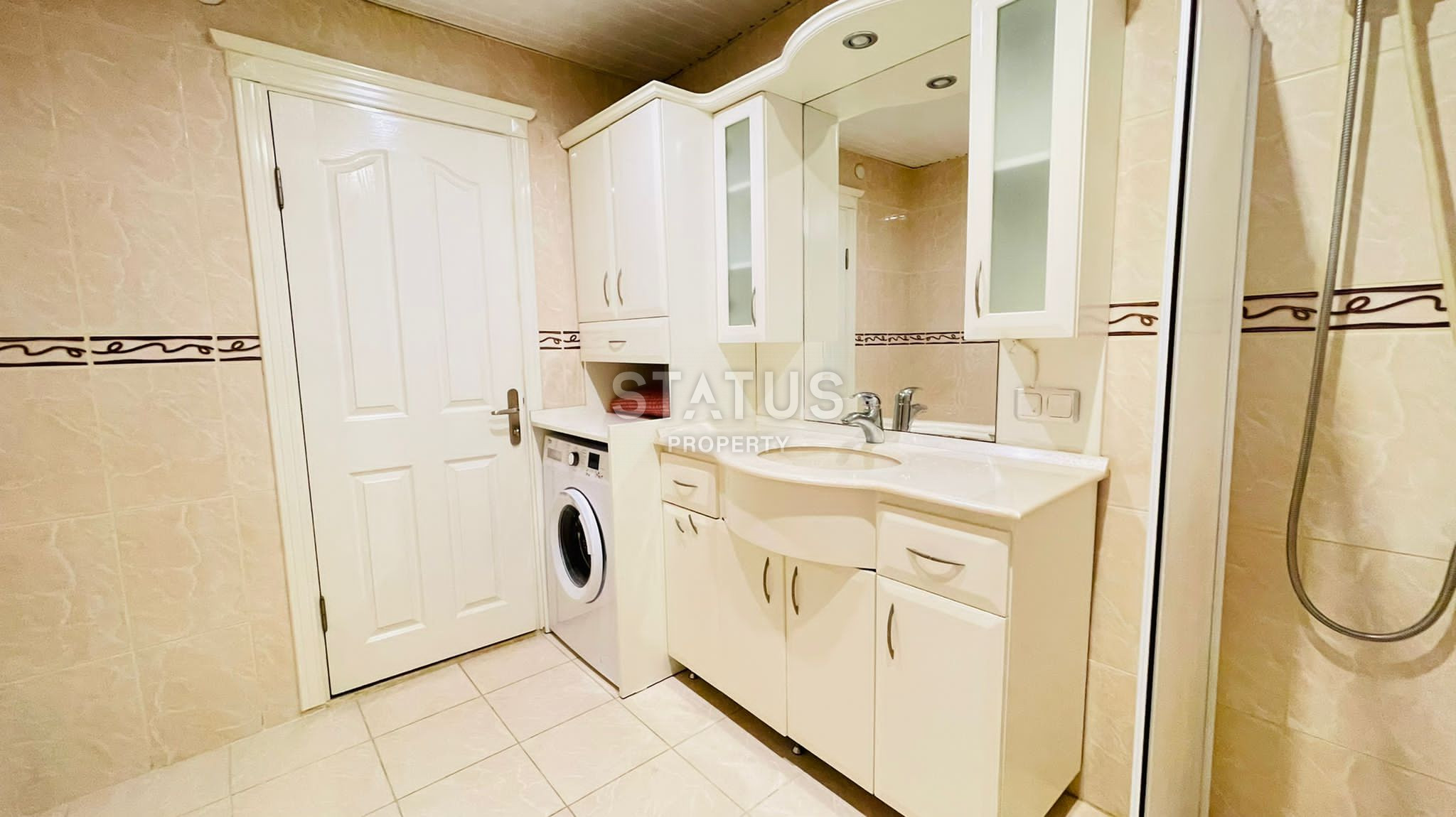 Трёхкомнатная квартира в 50м от моря в Махмутларе. 145м2 фото 23