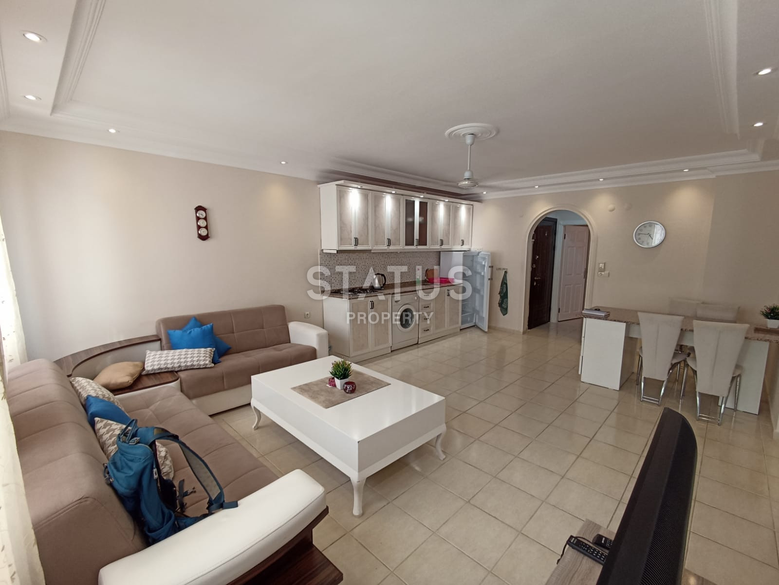 Spacious two-room apartment 200m from the sea in OBA. 75m2 фото 6