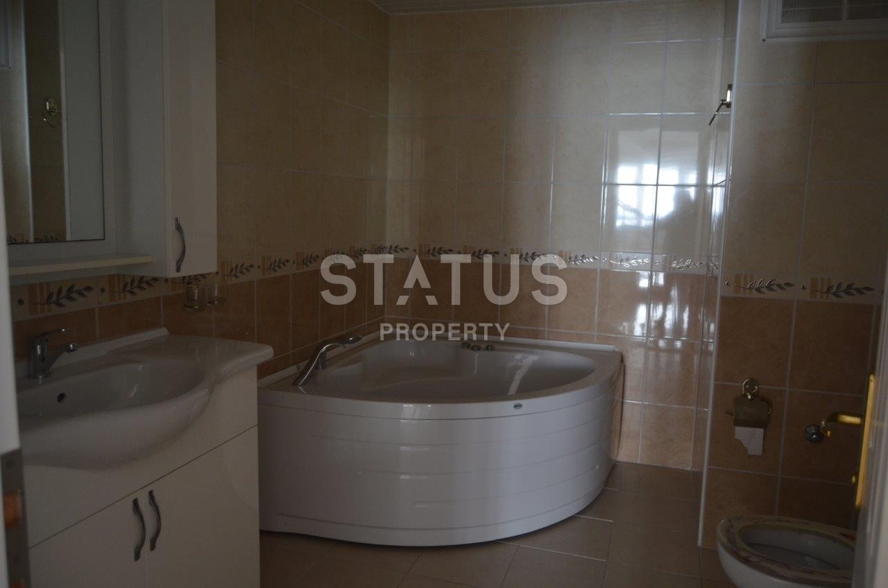 Меблированный пентхаус с прямым видом на Средиземное море и в 50 метрах о него, 185 кв. м. фото 15