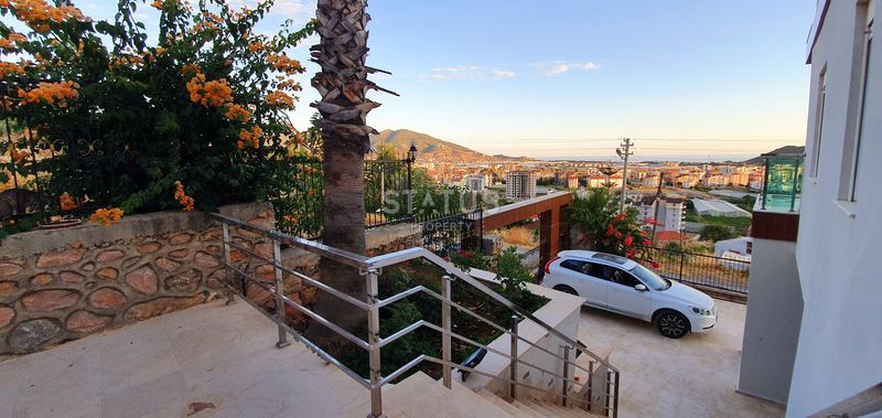 Трёхэтажная вилла с собственным садом и видом на море в Газипаше.  370м2 фото 4