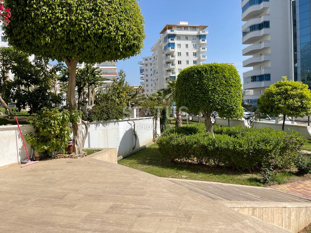 Большая квартира 4+1 с собственным выходом в бассейн в Махмутларе. фото 22