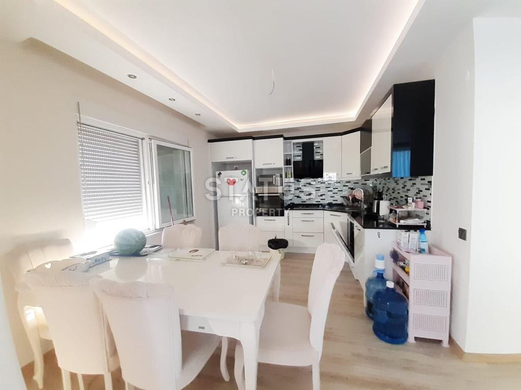 Двухуровневые апаратменты с видом на море в районе Кестель, 140 м2 фото 3