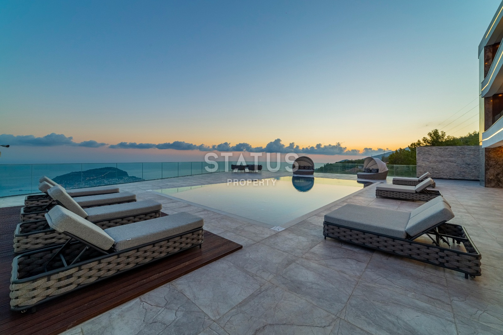 Luxurious 3-storey villa with views of Calais and the sea. 516m2-1650m2 фото 43