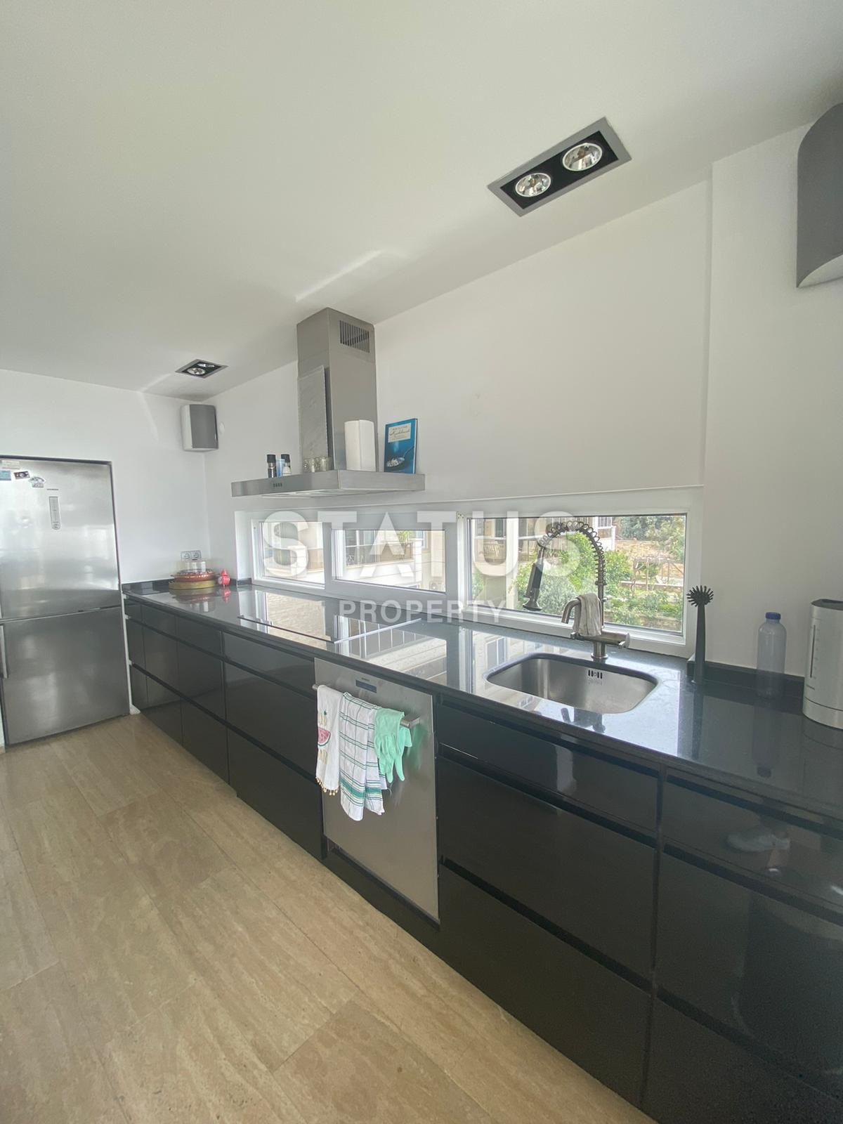 Panoramic two-level penthouse in the Bektash area. 250m2 фото 8