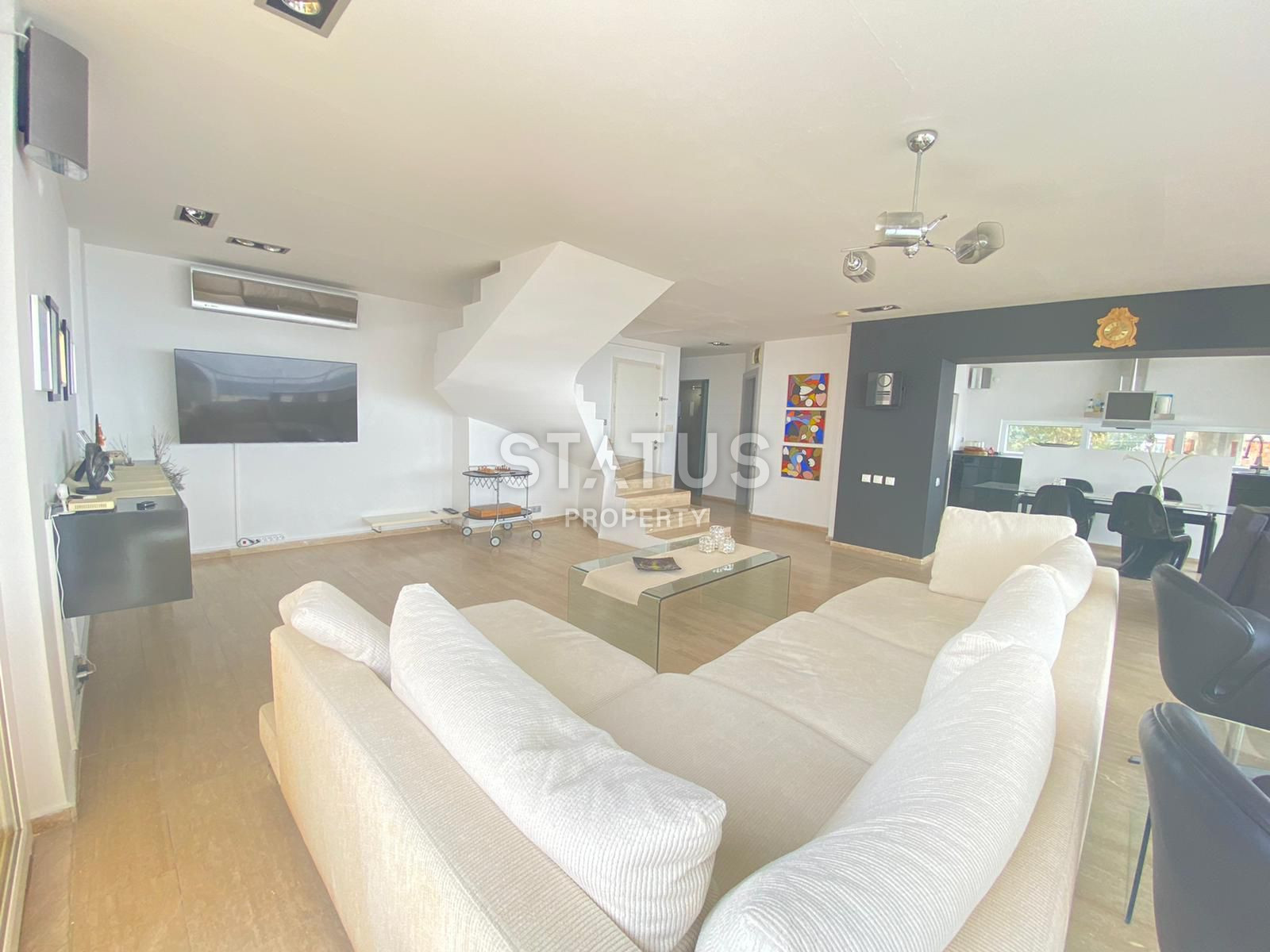 Panoramic two-level penthouse in the Bektash area. 250m2 фото 18