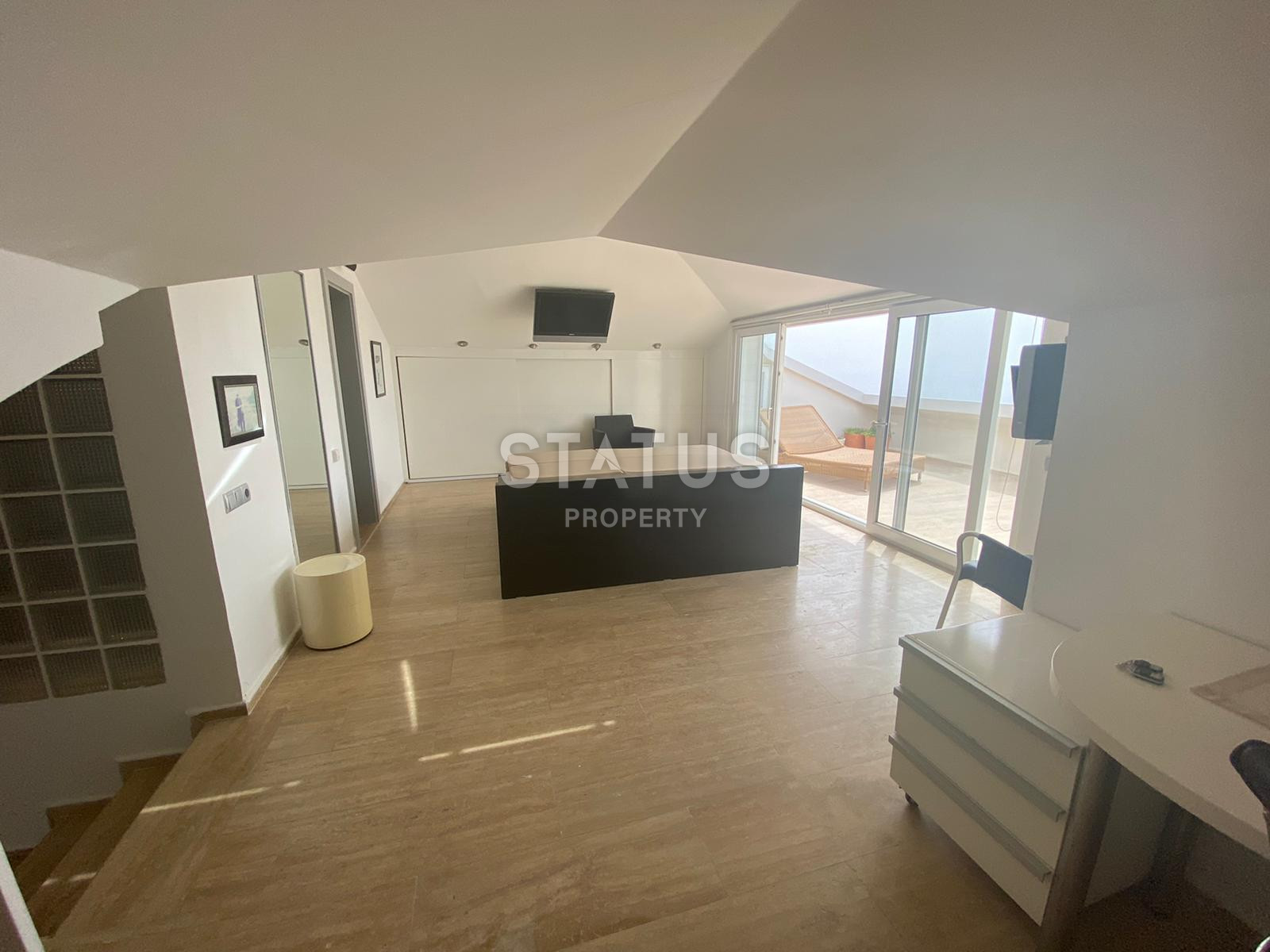 Panoramic two-level penthouse in the Bektash area. 250m2 фото 27
