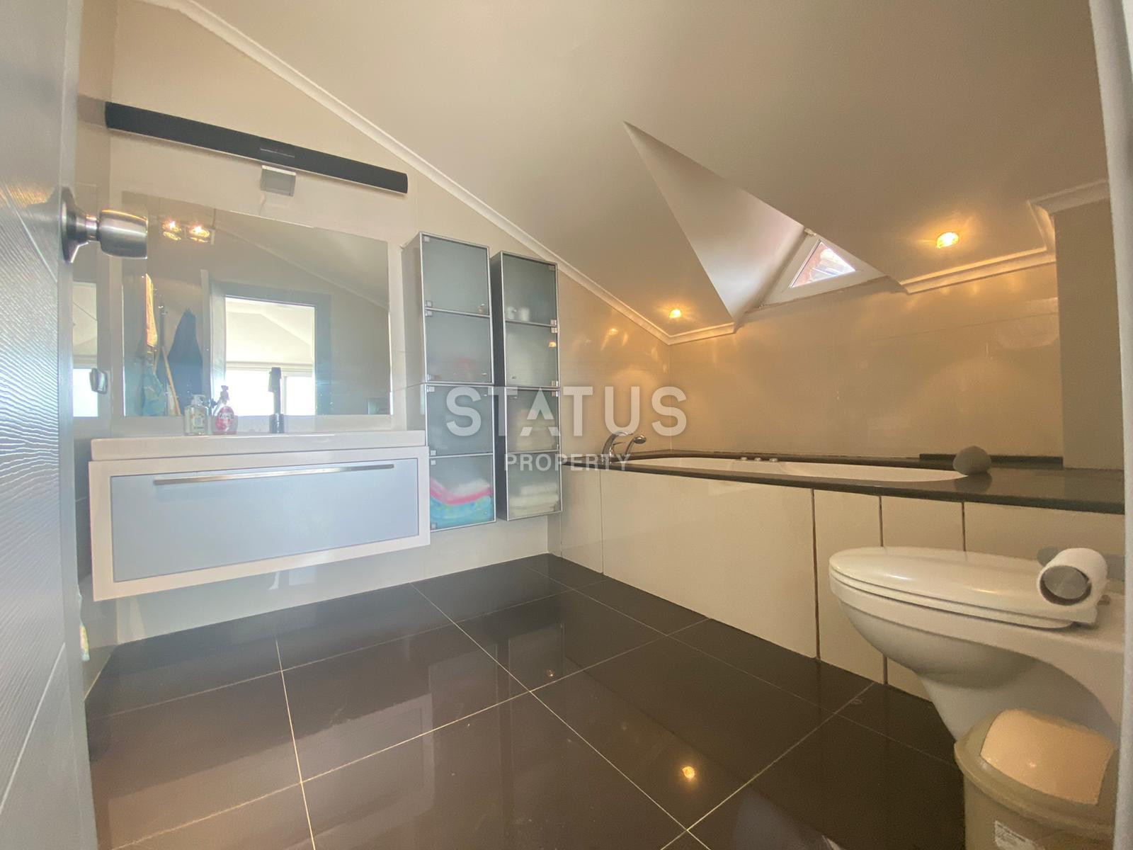 Panoramic two-level penthouse in the Bektash area. 250m2 фото 38