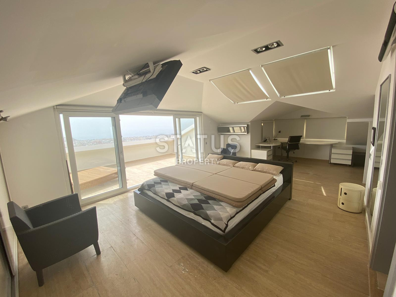 Panoramic two-level penthouse in the Bektash area. 250m2 фото 39