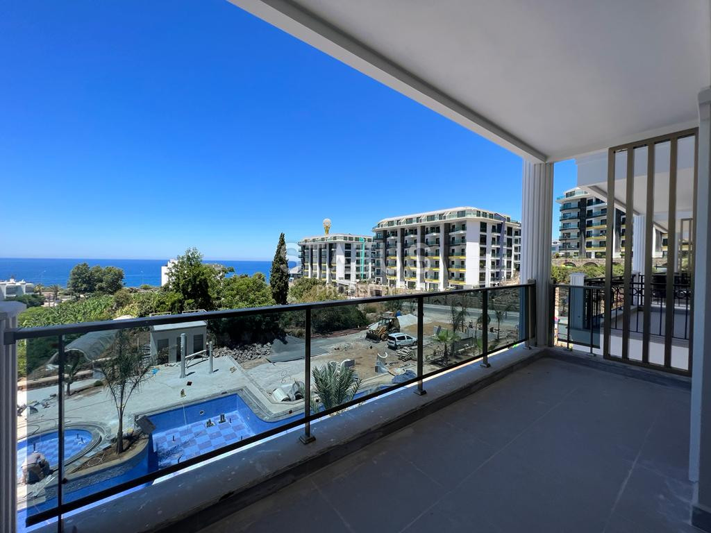 2 apartments: duplex with a garden and 1+1 in a new premium class residential complex in Kargicak. фото 4