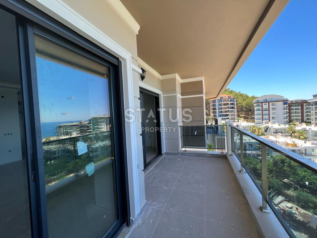 2 apartments: duplex with a garden and 1+1 in a new premium class residential complex in Kargicak. фото 5