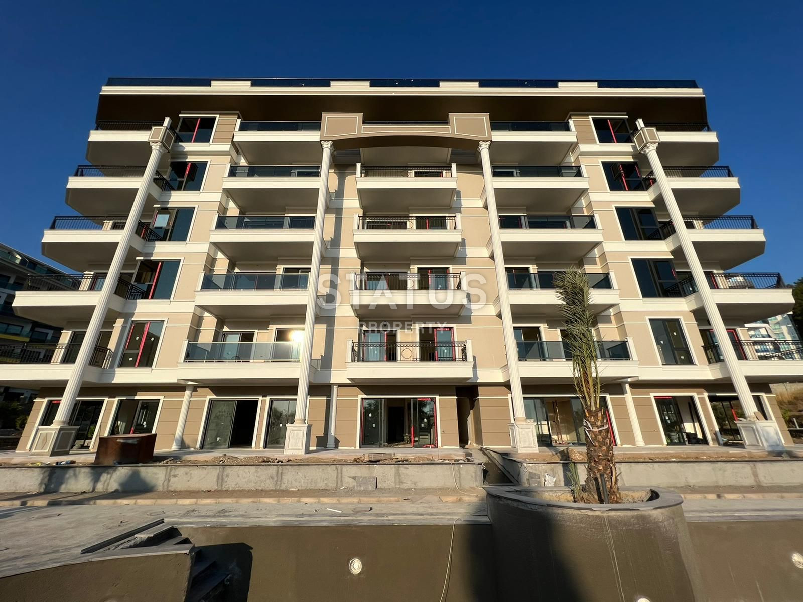 2 apartments: duplex with a garden and 1+1 in a new premium class residential complex in Kargicak. фото 26