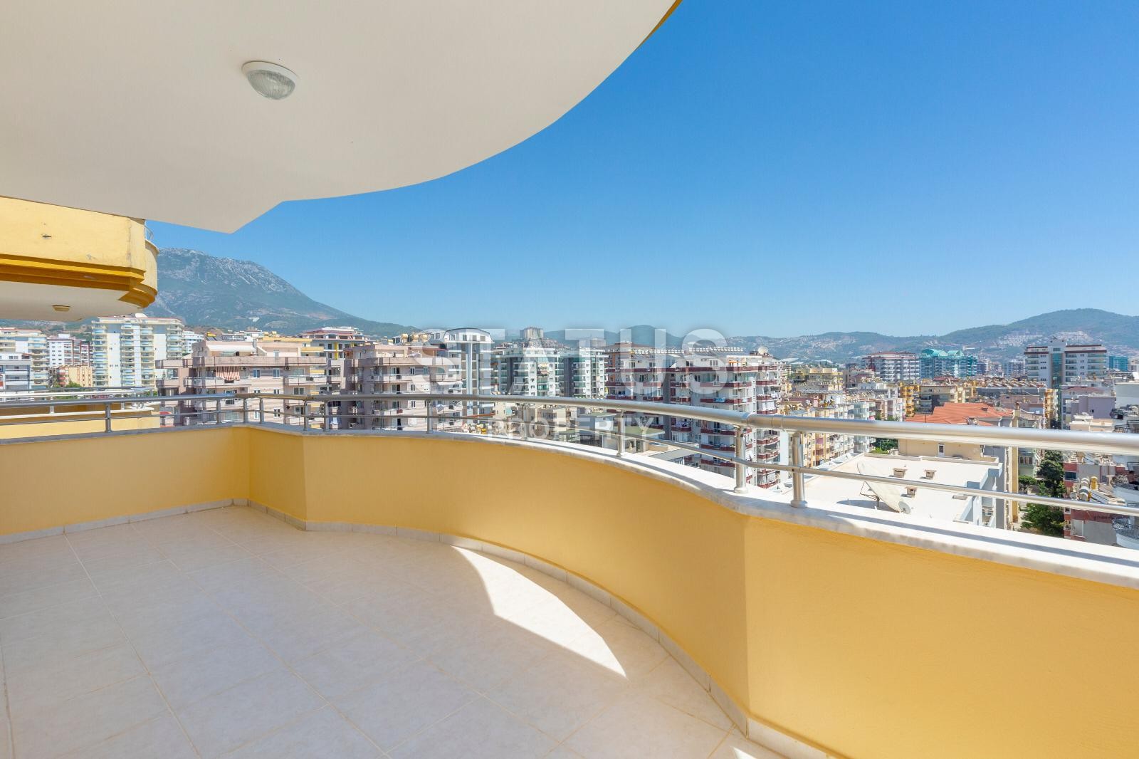 Меблированные апартаменты с прямым видом на море и горы, 130 м2. фото 3