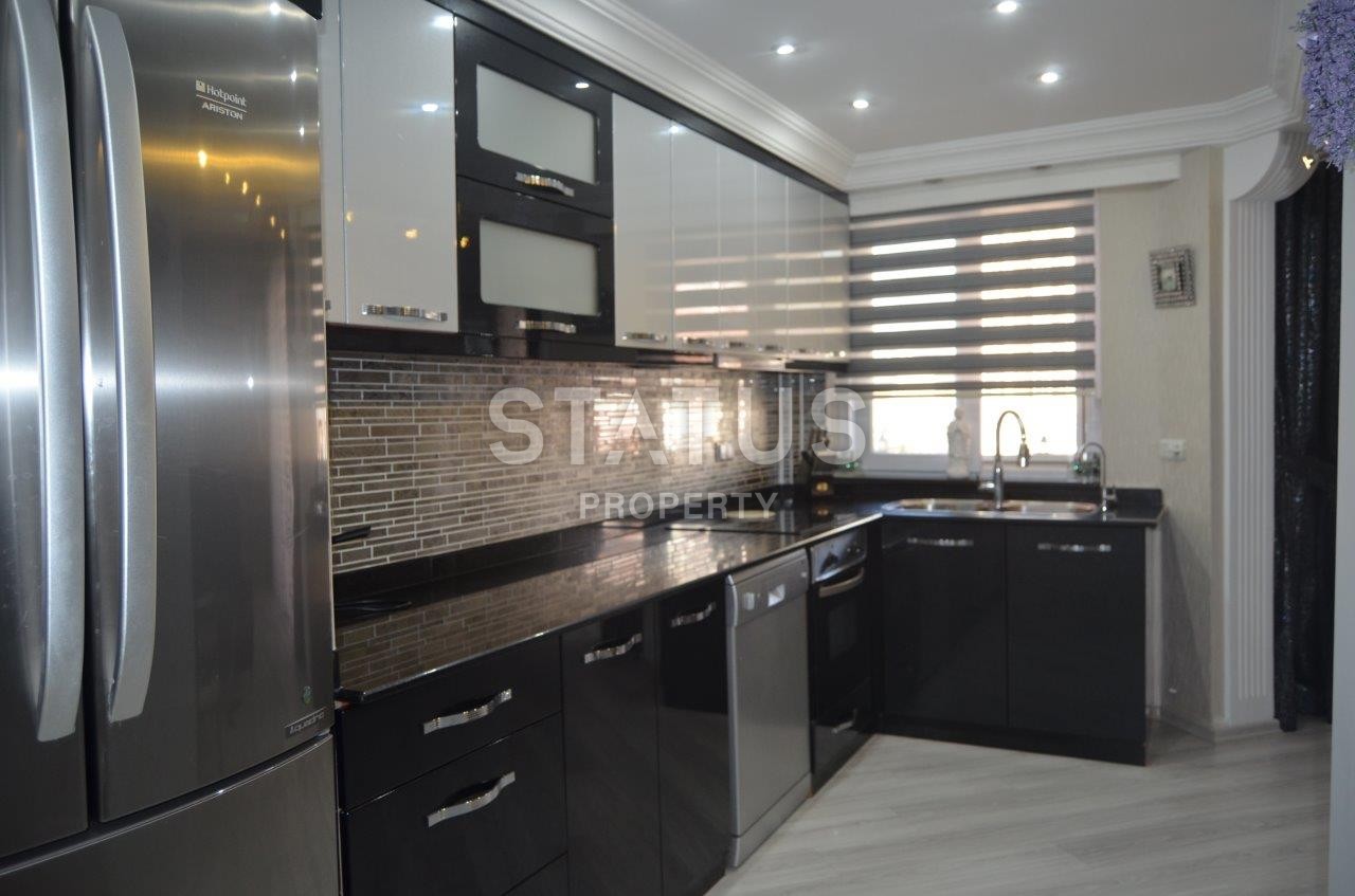 Большой меблированный дуплекс 4+1 в Махмутларе Алания, до моря 50 м, 195 м2 фото 9