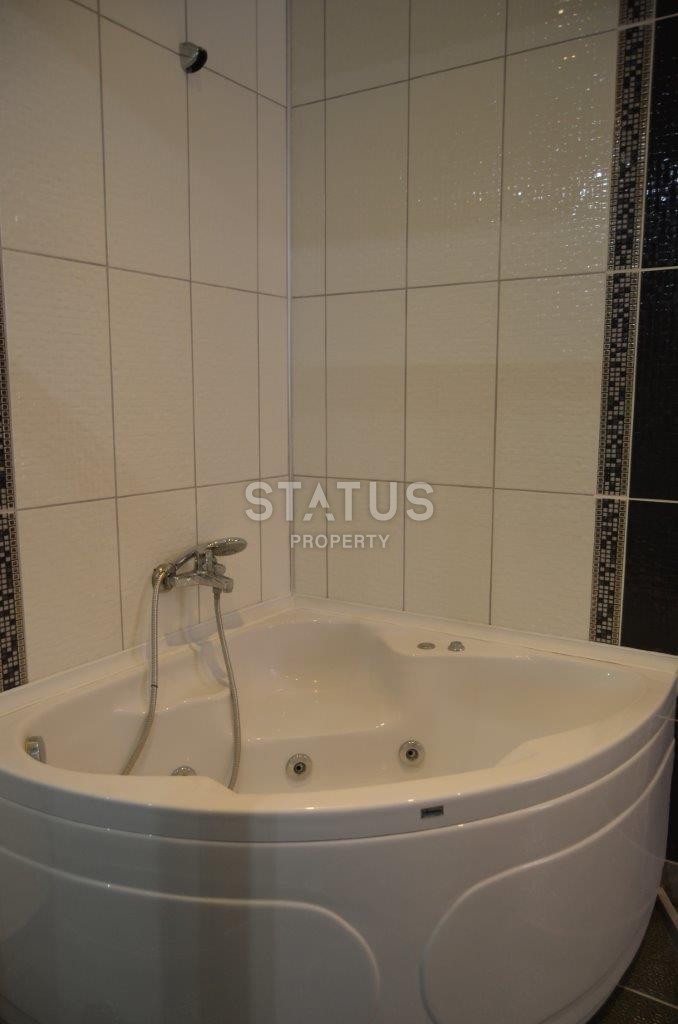 Большой меблированный дуплекс 4+1 в Махмутларе Алания, до моря 50 м, 195 м2 фото 30