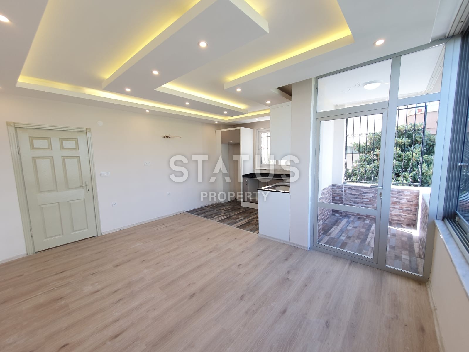 Недорогая двухкомнатная квартира с ремонтом в Махмутларе, 60 м2 фото 3