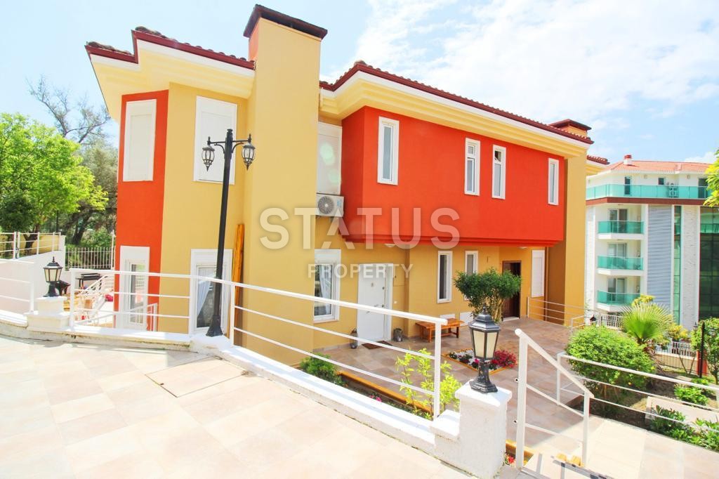 Spacious villa 2+1 in a complex with a swimming pool, Kargicak 140 m2 фото 12