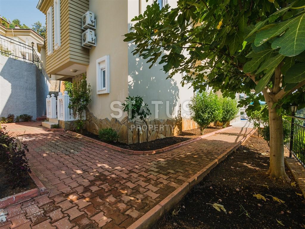 Потрясающая вилла с личным бассейном в центре Алании по отличной цене 200 кв.м. фото 4