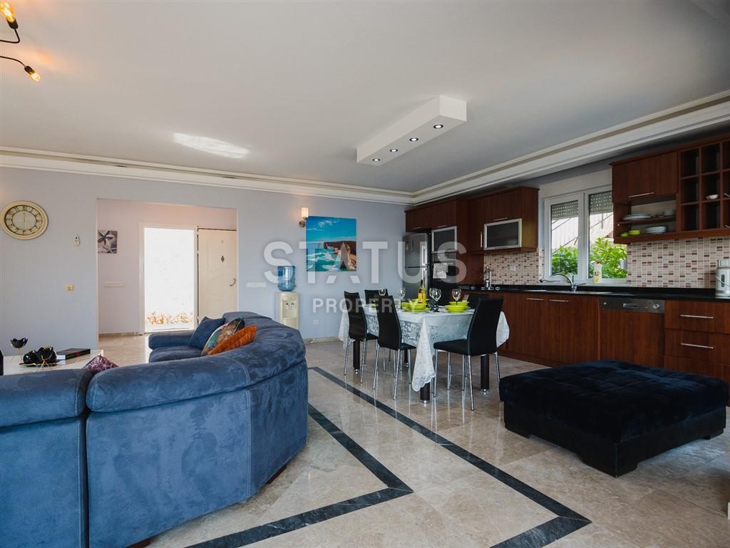 Потрясающая вилла с личным бассейном в центре Алании по отличной цене 200 кв.м. фото 7