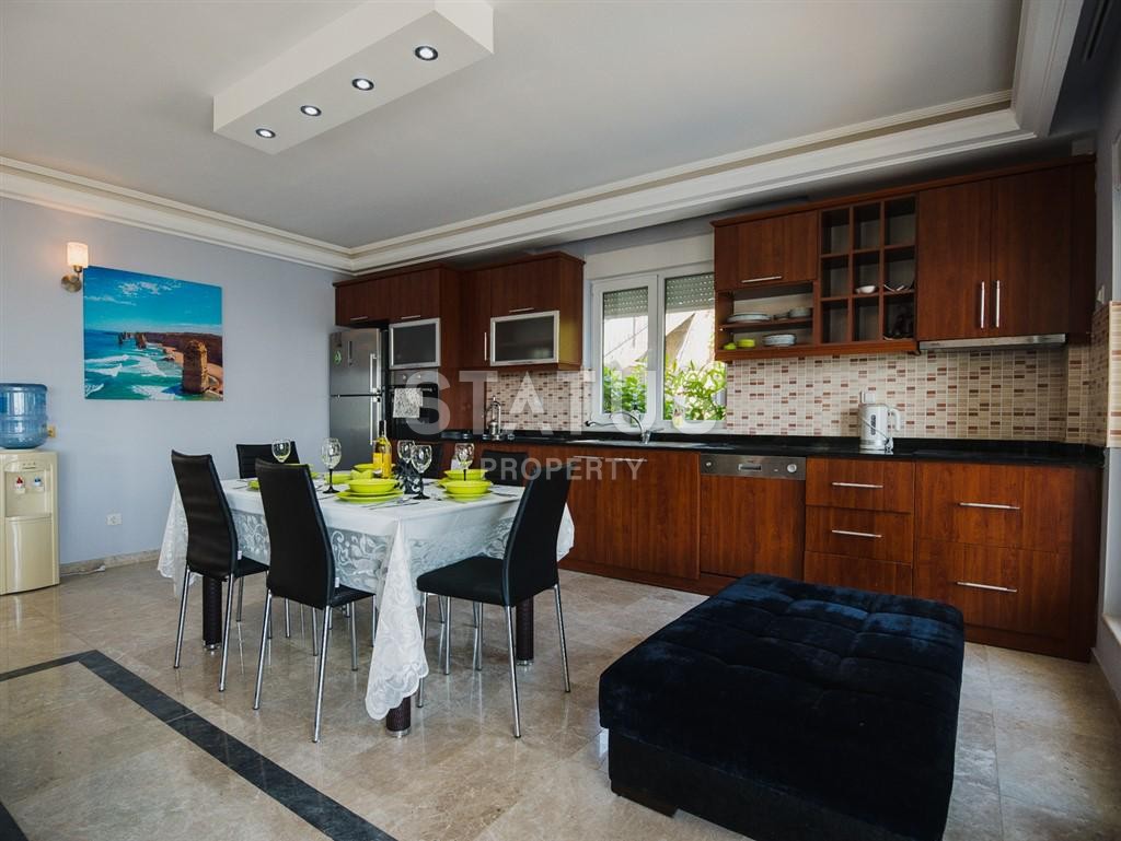 Потрясающая вилла с личным бассейном в центре Алании по отличной цене 200 кв.м. фото 8