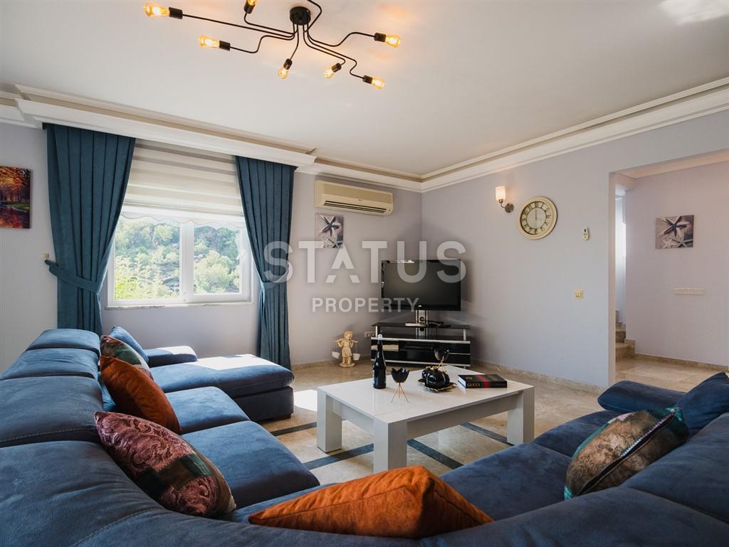 Потрясающая вилла с личным бассейном в центре Алании по отличной цене 200 кв.м. фото 9