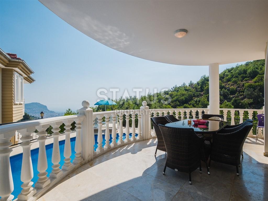 Потрясающая вилла с личным бассейном в центре Алании по отличной цене 200 кв.м. фото 13