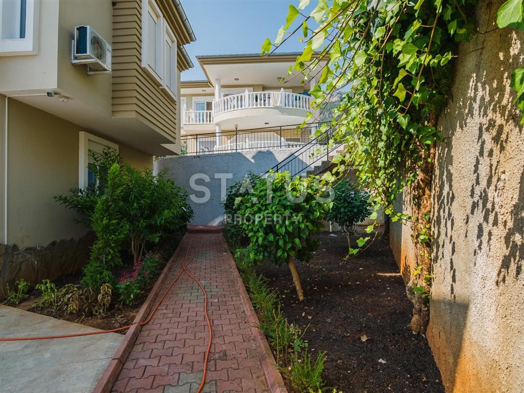 Потрясающая вилла с личным бассейном в центре Алании по отличной цене 200 кв.м. фото 17