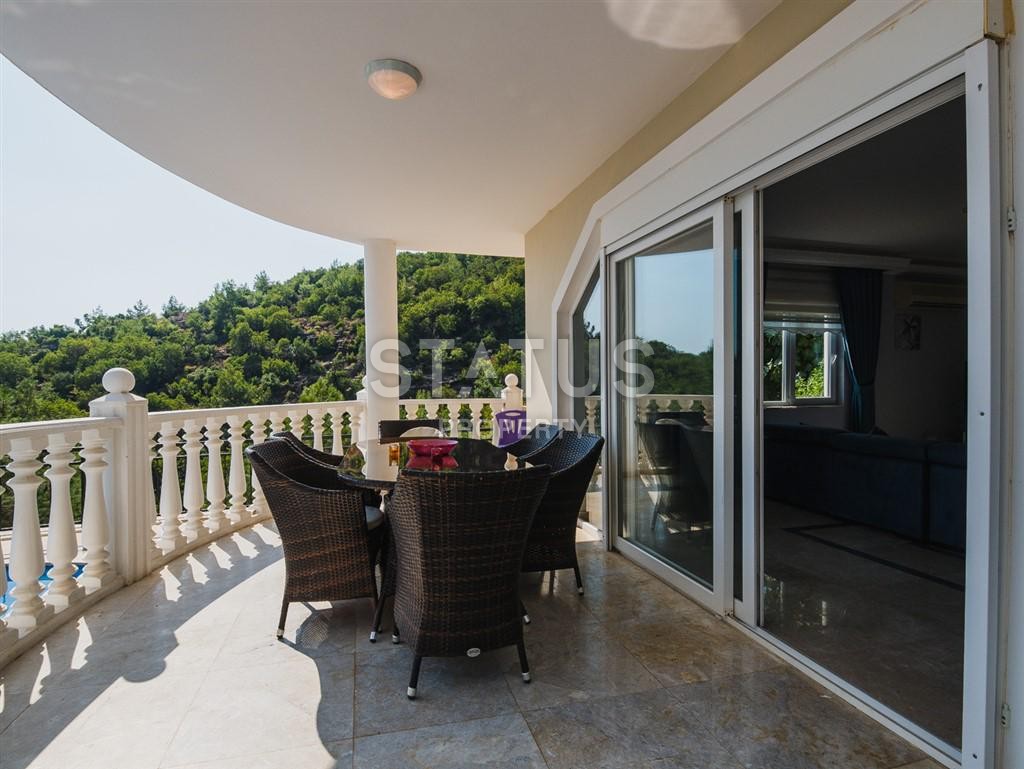 Потрясающая вилла с личным бассейном в центре Алании по отличной цене 200 кв.м. фото 23