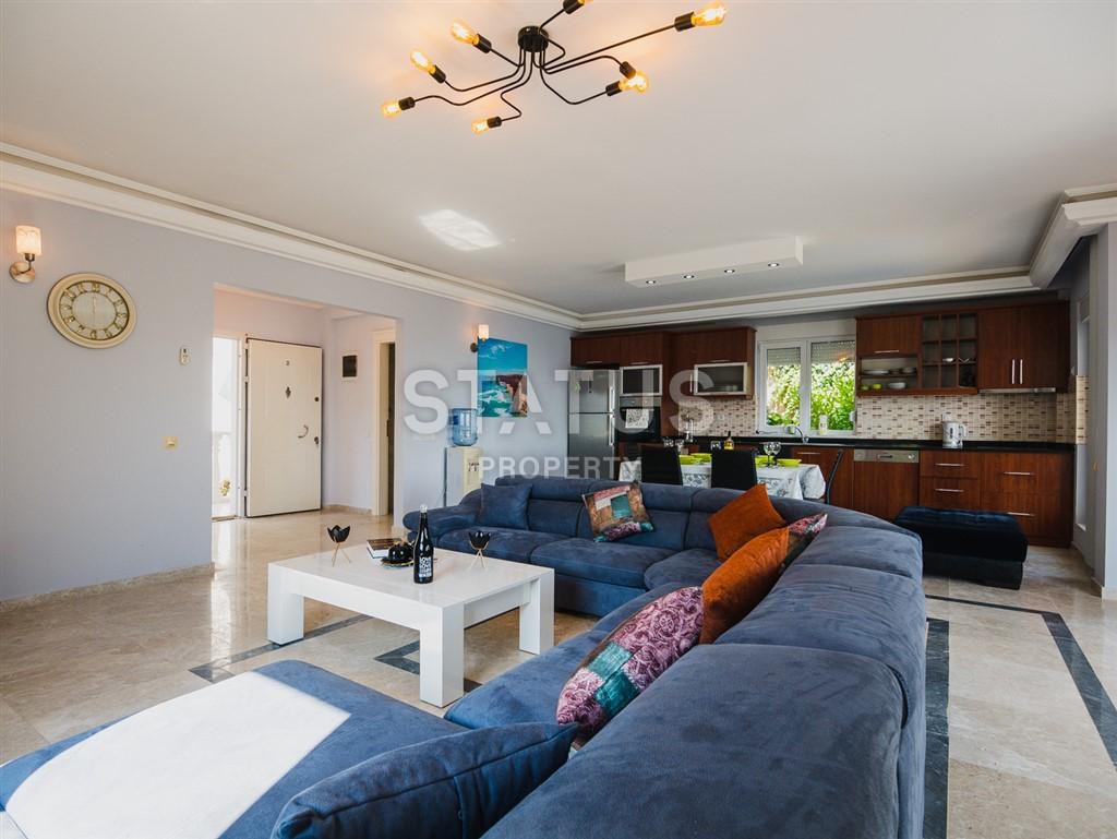 Потрясающая вилла с личным бассейном в центре Алании по отличной цене 200 кв.м. фото 24