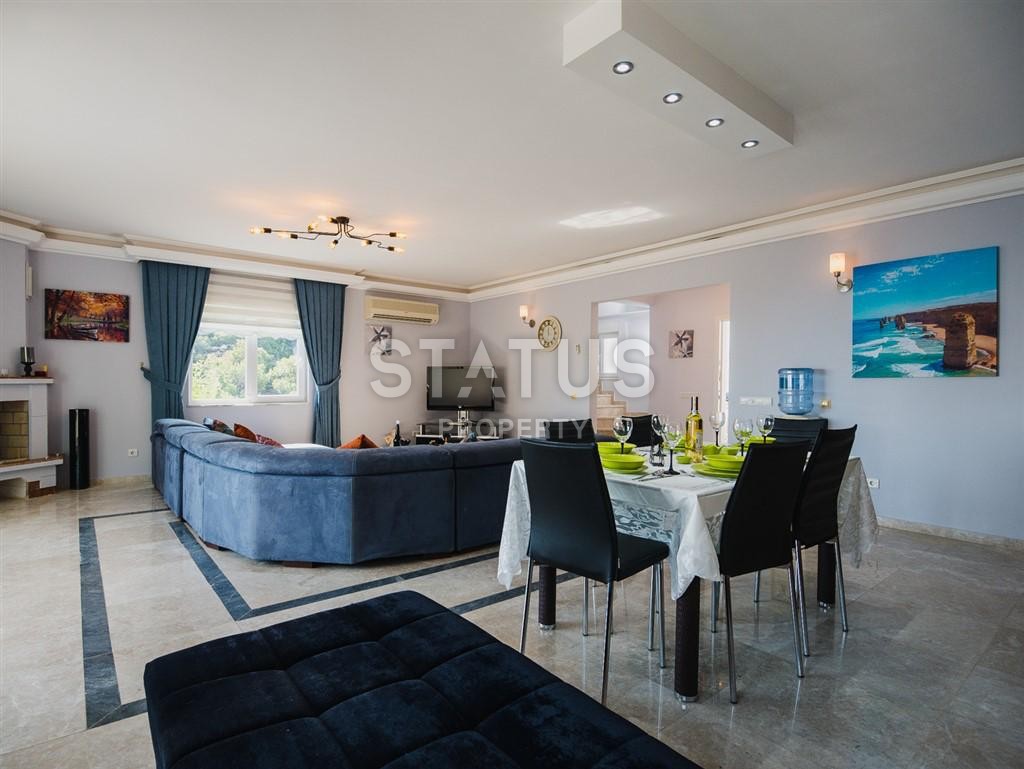 Потрясающая вилла с личным бассейном в центре Алании по отличной цене 200 кв.м. фото 27