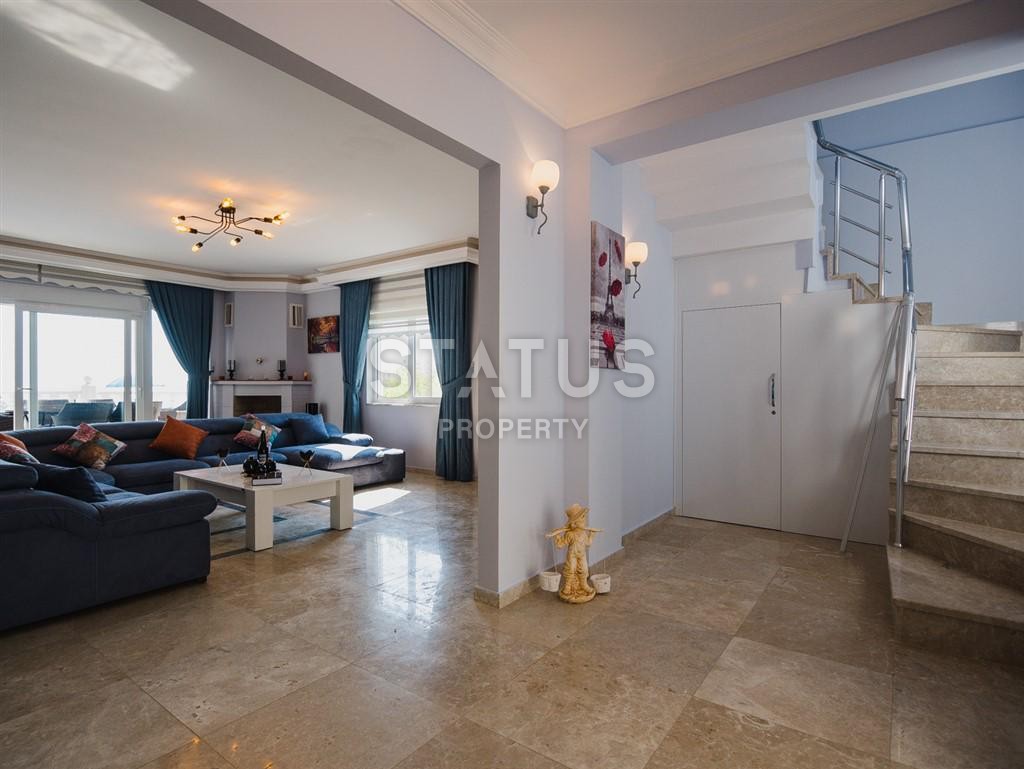 Потрясающая вилла с личным бассейном в центре Алании по отличной цене 200 кв.м. фото 31