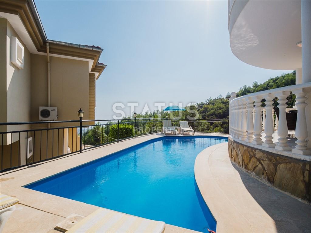 Потрясающая вилла с личным бассейном в центре Алании по отличной цене 200 кв.м. фото 34