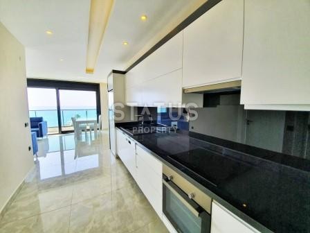 Трехкомнатные апартаменты с мебелью на первой береговой линии, Махмутлар, 120 м2. фото 6