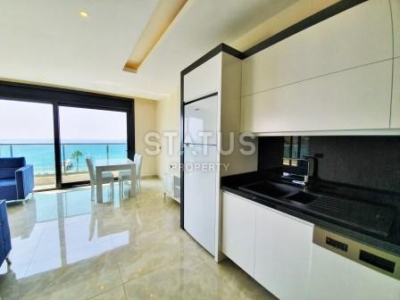 Трехкомнатные апартаменты с мебелью на первой береговой линии, Махмутлар, 120 м2. фото 7